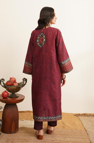 Shopmanto's 2 Piece Matching Maroon Co-Ord Set featuring Urdu Calligraphy of Poetry by Makhdoom Mohiuddin.