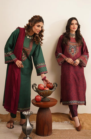 Shopmanto's 2 Piece Matching Green & Maroon Co-Ord Set featuring Urdu Calligraphy of Poetry by Makhdoom Mohiuddin.