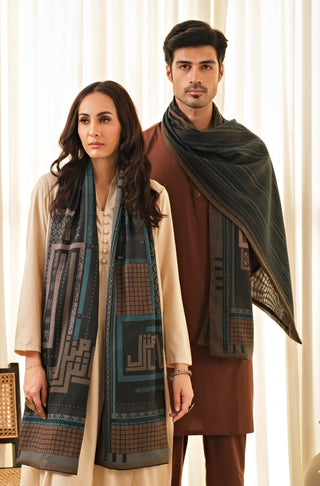 Manto's Unisex Double Sided Teal Talaash-e-manzil Stole featuring Urdu Calligraphy