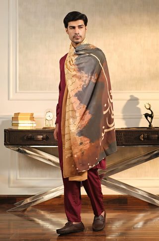 Manto's Unisex Khat Odhni featuring Urdu Calligraphy Throughout