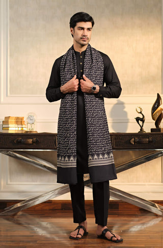 Manto's Unisex Black Sitaray Odhni featuring Urdu Calligraphy of Poetry by Allama Iqbal