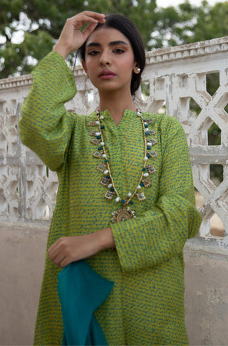 Khayaal (Thoughts Of Manto) Kurta - Lime Green & Blue