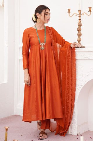 Shopmanto, wear manto, manto clothing brand, manto pakistan, ladies clothing brand, urdu calligraphy clothing, manto burnt orange colour solid women jahaan anarkali 2 piece co-ord set
