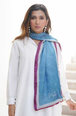 Manto Women's Stitched 1 Piece Crepe Silk Teal & Magenta Khwahish Stole Featuring Poetry of Behzad Lucknavi