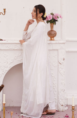 Shopmanto, wear manto, manto clothing brand, manto pakistan, ladies clothing brand, urdu calligraphy clothing, manto cloud white colour solid women jahaan anarkali 2 piece co-ord set with chiffon dupatta