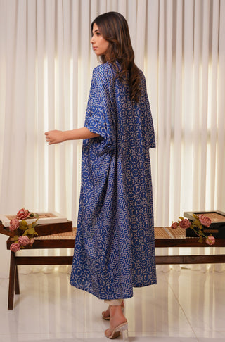 Shopmanto, wear manto, manto clothing brand, manto pakistan, ladies clothing brand, urdu calligraphy clothing, wear manto shrugs, ayra shrug blue and beige with urdu calligraphy, women shrugs with urdu calligraphy, women front open upper