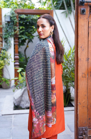 Bagh-e-Mughal (Mughal Garden) - Green Scarf