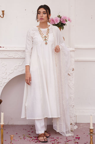 Shopmanto, wear manto, manto clothing brand, manto pakistan, ladies clothing brand, urdu calligraphy clothing, manto cloud white colour solid women jahaan anarkali 2 piece co-ord set with chiffon dupatta