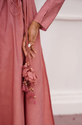 Shopmanto, wear manto, manto clothing brand, manto pakistan, ladies clothing brand, urdu calligraphy clothing, manto rose gold colour solid women jahaan anarkali 2 piece co-ord set with chiffon dupatta