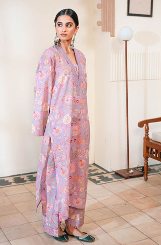 Shopmanto, wear manto, manto clothing brand, manto pakistan, ladies clothing brand, urdu calligraphy clothing, wear manto women ladies lawn kurta for spring summer, manto two piece lawn lilac and green gulnaar coord set for women, spring summer season, lawn collection