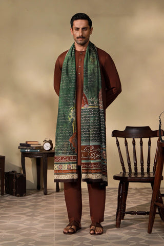 Shop Azaad Odhni, made from Cotton Silk in green color, a printed odhni that features the words of Allama Iqbal.