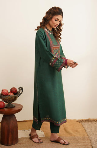 Shopmanto's 2 Piece Matching Green Co-Ord Set featuring Urdu Calligraphy of Poetry by Makhdoom Mohiuddin.