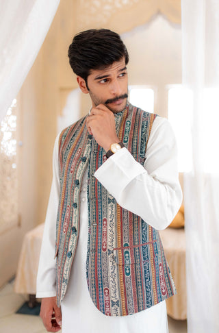 Shopmanto, wear manto, manto clothing brand, manto vasket, waistcoat, manto zamana vasket, zamana vasket, manto winter wear, manto eastern, urdu calligraphy, manto khaddar zamana vasket forest green, khaddar waistcoat, khaddar men waistcoat, manto men, men waistcoat, festive wear
