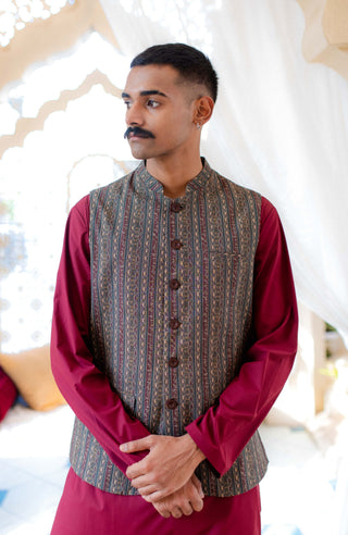 Shopmanto, wear manto, manto clothing brand, manto vasket, waistcoat, manto kaavish vasket, kaavish vasket, manto winter wear, manto eastern, urdu calligraphy, manto khaddar kaavish vasket green and brown, khaddar waistcoat, khaddar men waistcoat, manto men, men waistcoat, festive wear