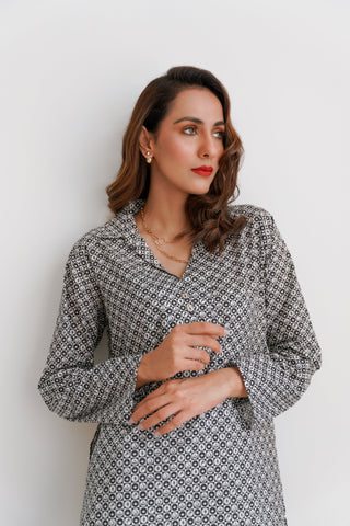 Shopmanto, wear manto, manto clothing brand, manto pakistan, ladies clothing brand, urdu calligraphy clothing, manto black and white blocks two piece co-ord set