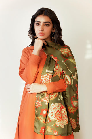 Shopmanto, wear manto, manto clothing brand, manto pakistan, ladies clothing brand, urdu calligraphy clothing, manto women green gulnaar stole with urdu calligraphy, crepe, silk