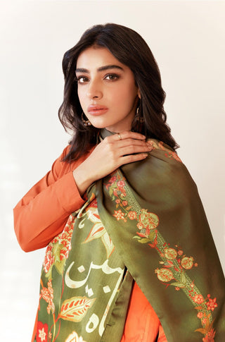 Shopmanto, wear manto, manto clothing brand, manto pakistan, ladies clothing brand, urdu calligraphy clothing, manto women green gulnaar stole with urdu calligraphy, crepe, silk
