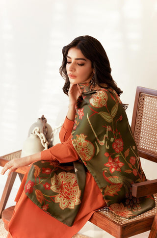 Shopmanto, wear manto, manto clothing brand, manto pakistan, ladies clothing brand, urdu calligraphy clothing, manto women green gulnaar stole with urdu calligraphy, crepe, silk