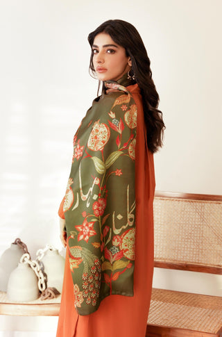 Shopmanto, wear manto, manto clothing brand, manto pakistan, ladies clothing brand, urdu calligraphy clothing, manto women green gulnaar stole with urdu calligraphy, crepe, silk