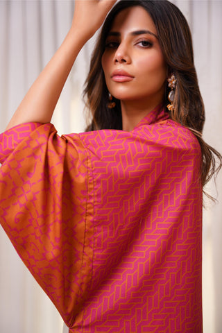 Shopmanto, wear manto, manto clothing brand, manto pakistan, ladies clothing brand, urdu calligraphy clothing, wear manto shrugs, ayra shrug rust and pink with urdu calligraphy, women shrugs with urdu calligraphy, women front open upper