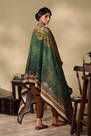 Shop Azaad Odhni, made from Cotton Silk in green color, a printed odhni that features the words of Allama Iqbal.
