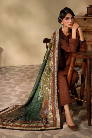 Shop Azaad Odhni, made from Cotton Silk in green color, a printed odhni that features the words of Allama Iqbal.