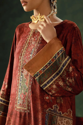 Lalarukh (Bloom Faced) Velvet Set