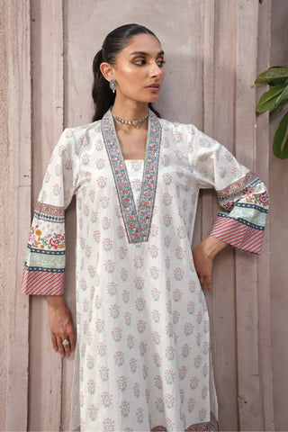 Manto Women's Ready to Wear White Kurta with Urdu Calligraphy