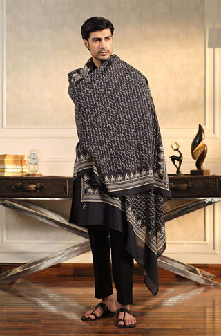 Manto's Unisex Black Sitaray Odhni featuring Urdu Calligraphy of Poetry by Allama Iqbal