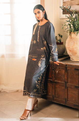 Shopmanto, wear manto, manto clothing brand, manto pakistan, ladies clothing brand, urdu calligraphy clothing, wear manto women ladies lawn kurta for spring summer, manto one piece charcoal grey safar kurta with urdu calligraphy for women, spring summer season, lawn collection