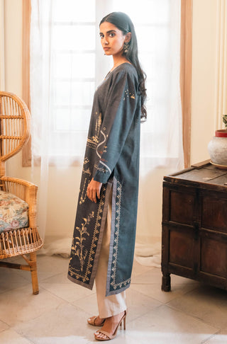 Shopmanto, wear manto, manto clothing brand, manto pakistan, ladies clothing brand, urdu calligraphy clothing, wear manto women ladies lawn kurta for spring summer, manto one piece charcoal grey safar kurta with urdu calligraphy for women, spring summer season, lawn collection