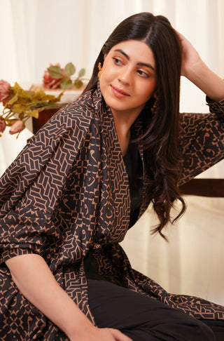 Shopmanto, wear manto, manto clothing brand, manto pakistan, ladies clothing brand, urdu calligraphy clothing, wear manto shrugs, ayra shrug black and gold with urdu calligraphy, women shrugs with urdu calligraphy, women front open upper 
