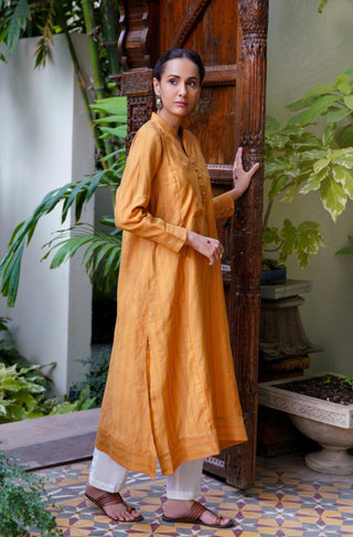 Manto Woman's Ready To Wear 1 Piece Yarn Dyed Sunehri A-line Kurta Mustard