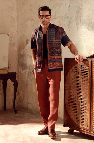Manto Men's Cuban Style Button-Down Samandar Shirt with Urdu Calligraphy