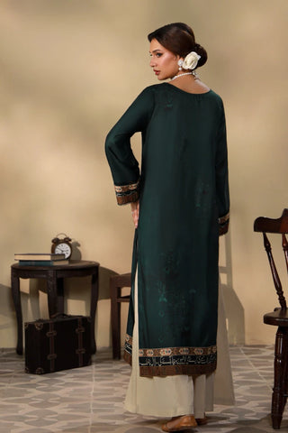 Manto's Dark green embroidered kurta with Urdu calligraphy
