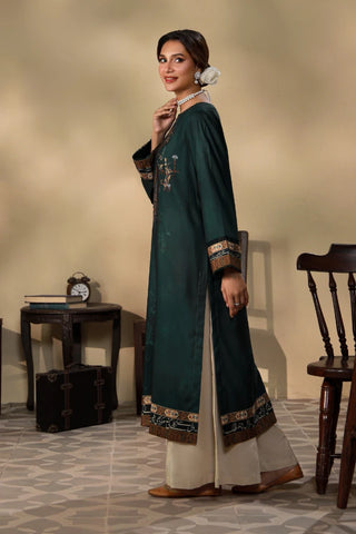 Manto's Dark green embroidered kurta with Urdu calligraphy