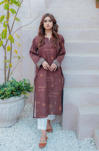 Shopmanto, wear manto, manto clothing brand, manto pakistan, ladies clothing brand, urdu calligraphy clothing, Manto maroon straight long length maroon fitoor women khaddar kurta for winter, manto winter collection