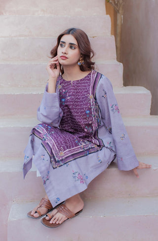 Shopmanto, wear manto, manto clothing brand, manto pakistan, ladies clothing brand, urdu calligraphy clothing, manto plum and lilac phool khaddar kurta with urdu calligraphy, manto winter collection, manto khaddar collection, khaddar kurtas