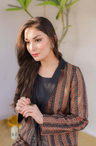 Shopmanto, wear manto, manto clothing brand, manto pakistan, ladies clothing brand, urdu calligraphy clothing, Manto women khaddar kaavish stripes rustic orange coat with urdu calligraphy, winter collection, khaddar collection