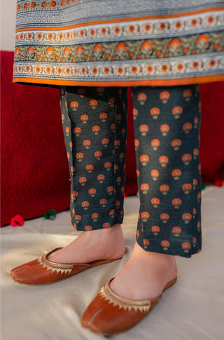 Shopmanto, wear manto, manto clothing brand, manto pakistan, ladies clothing brand, urdu calligraphy clothing, Manto Arzoo two piece co-ord set in teal and orange colour, manto khaddar collection, manto winter collection, khaddar co-ord set