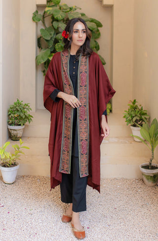 Shopmanto, wear manto, manto clothing brand, unisex cape shawl, cape shawl, men cape shawl, women cape shawl, capes, shawl, winter wear, eastern, western, urdu calligraphy on the cape shawl, cape in maroon, talaash cape, men outerwear, women outerwear, talaash cape maroon and green, manto capes, manto shawl