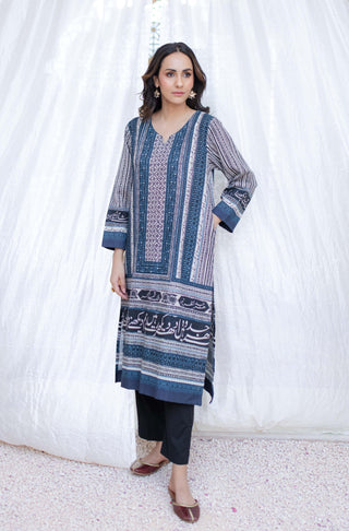 Shopmanto, wear manto, kurta, manto kurta, rashk kurta, rashk kurta blue and white, blue and white, blue kurta, white kurta, women kurta, ladies kurta, women clothing, manto clothing brand, clothing brand, urdu calligraphy clothes, urdu calligraphy, women blue and white kurta with urdu calligraphy